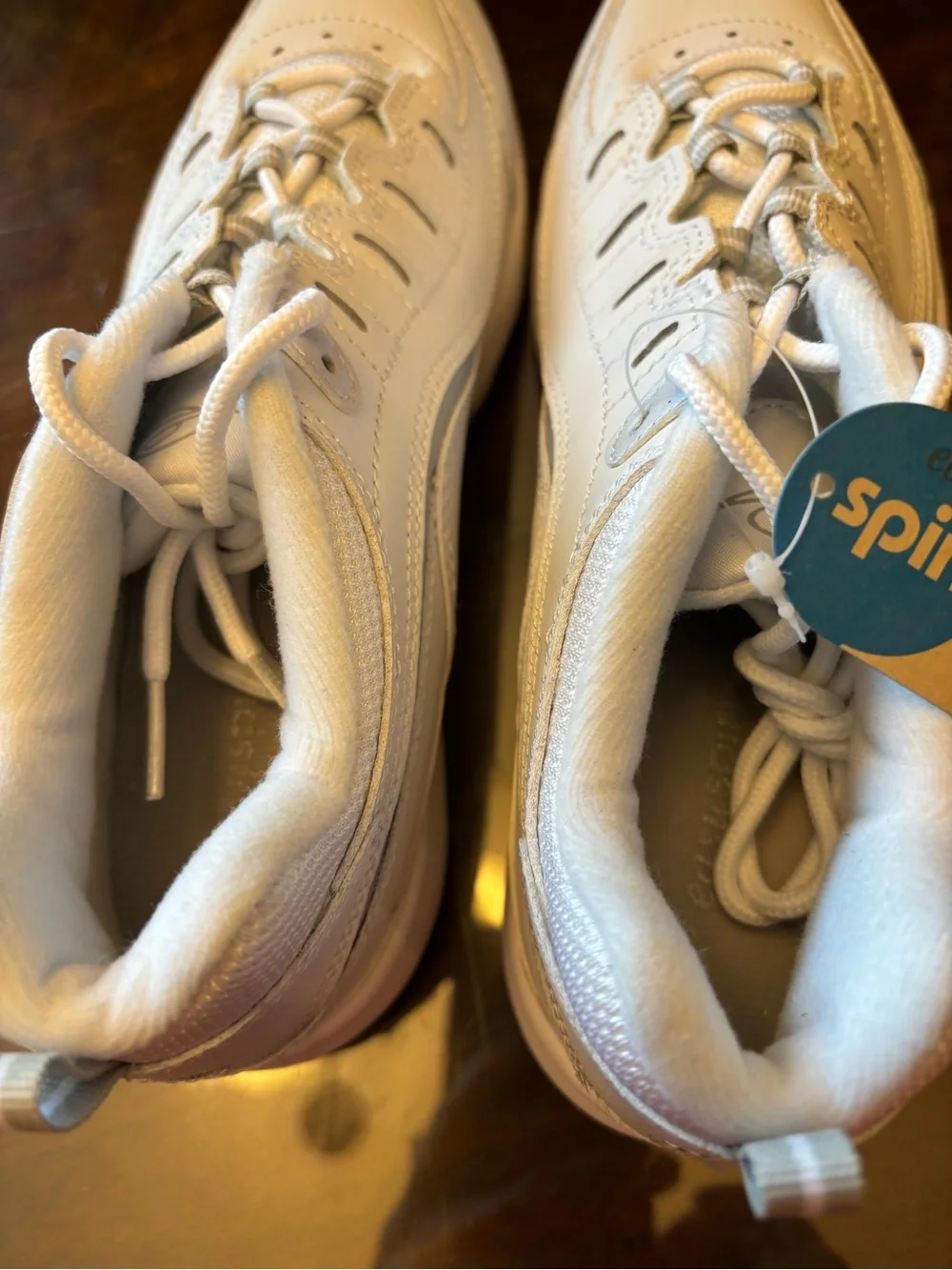 Easy Spirit White Womens Light Activity Sneakers NWT Size 8